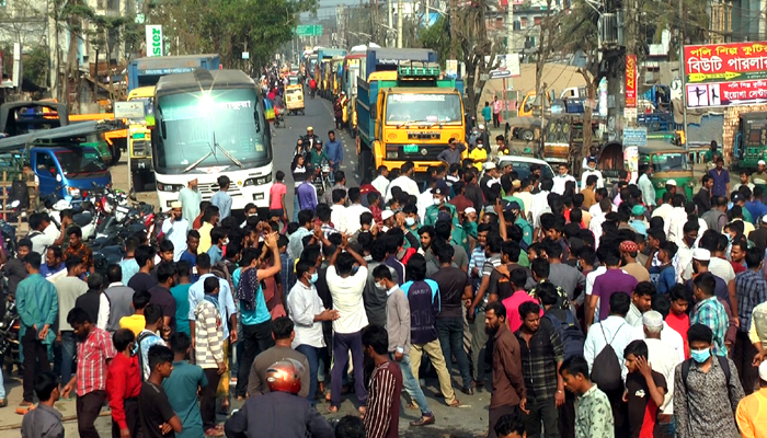 ববি শিক্ষার্থীদের ৩ দফা দাবি, অবরোধ অব্যাহত