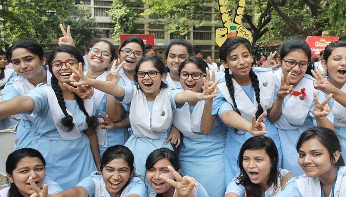 এইচএসসির ফল: খুশি নন ১৫ হাজার পরীক্ষার্থী