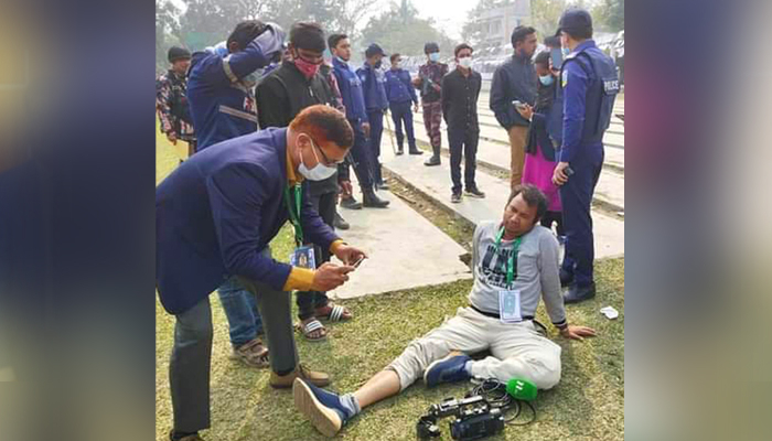 ময়মনসিংহে সাংবাদিকদের ওপর হামলার ঘটনায় মামলা