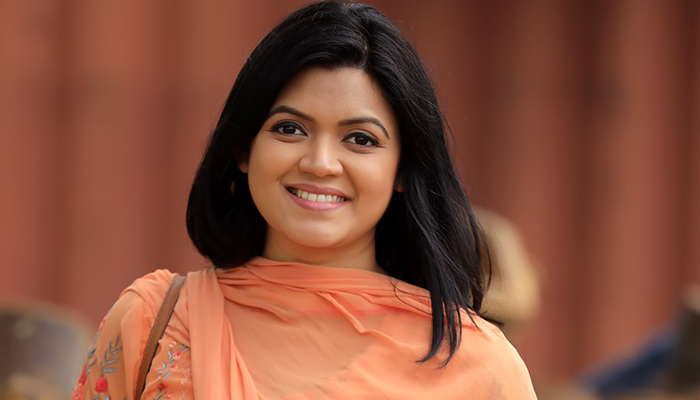 মা হচ্ছেন 'আয়নাবাজি' ছবির নাবিলা