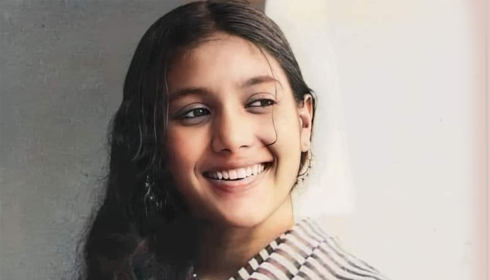 প্রিয় মিষ্টি মেয়ে...