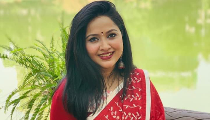অভিনেত্রী নাদিয়ার 'হিল্লা বিয়ে'