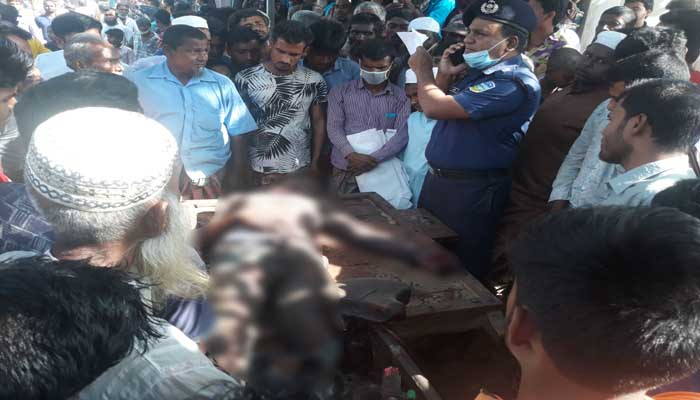 দিনদুপুরে চালকের গলা কেটে ইজিবাইক নিয়ে পালালো দুর্বৃত্তরা