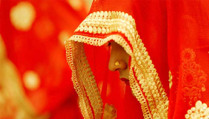শারীরিক সম্পর্কে রাজি না হওয়ায় মারধর, স্বামীকে হত্যা নববধূর