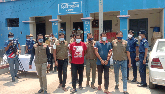 পাবনায় দুই যুবলীগ নেতা গ্রেপ্তার
