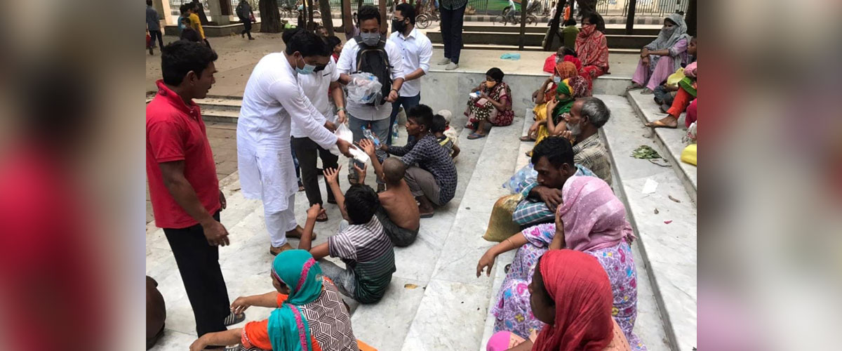 পুরান ঢাকায় আবারও ছিন্নমূল মানুষের পাশে 'মাঞ্জা' পুরান ঢাকায় আবারও ছিন্নমূল মানুষের পাশে 'মাঞ্জা'