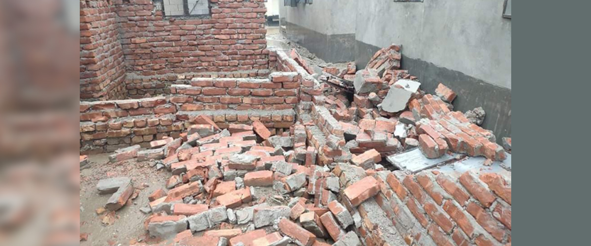 আশ্রয়ণ প্রকল্পের কাজ শেষ না হতেই ভেঙে পড়ল ৪ ঘর আশ্রয়ণ প্রকল্পের কাজ শেষ না হতেই ভেঙে পড়ল ৪ ঘর