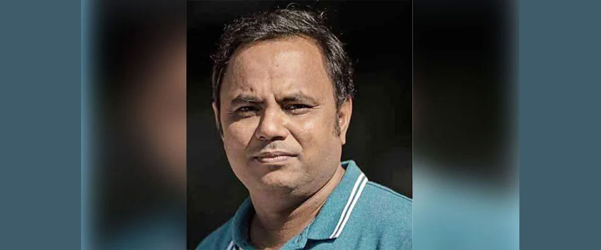 গ্রাহকের ঘাড়ে উচ্চ কর গ্রাহকের ঘাড়ে উচ্চ কর