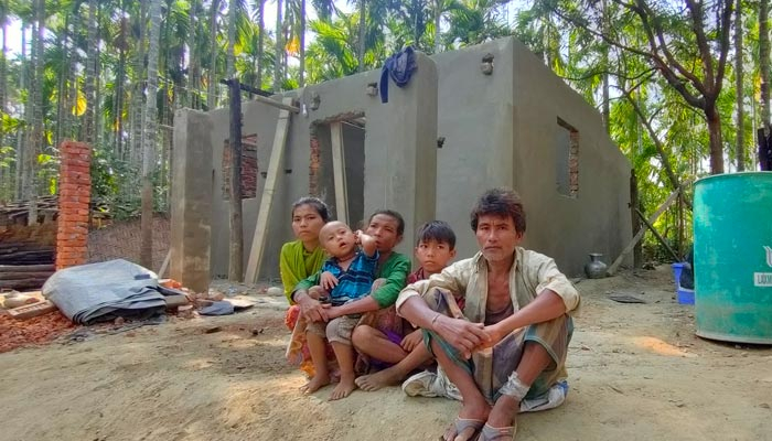 পাকা ঘর পাচ্ছে সেই লাকিংমের পরিবার