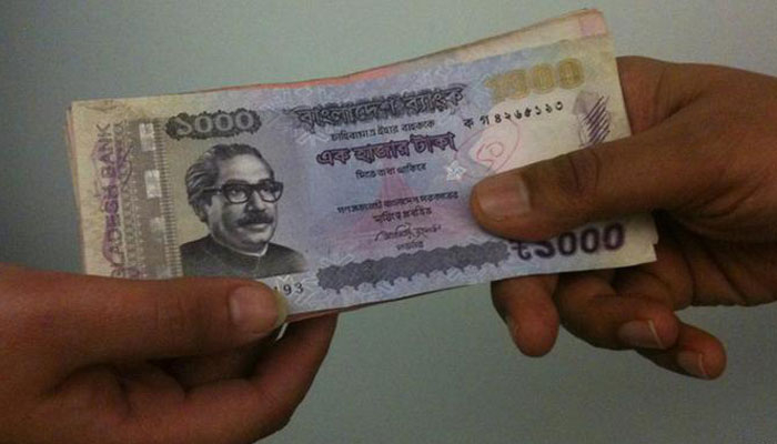 দরিদ্র মানুষের হাতে নগদ টাকা দিন