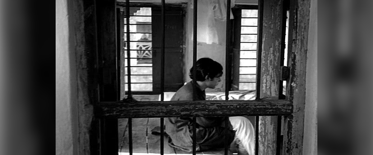'প্রতিদ্বন্দ্বী' চলচ্চিত্রের সিদ্ধার্থ: একাল ও সেকাল 'প্রতিদ্বন্দ্বী' চলচ্চিত্রের সিদ্ধার্থ: একাল ও সেকাল