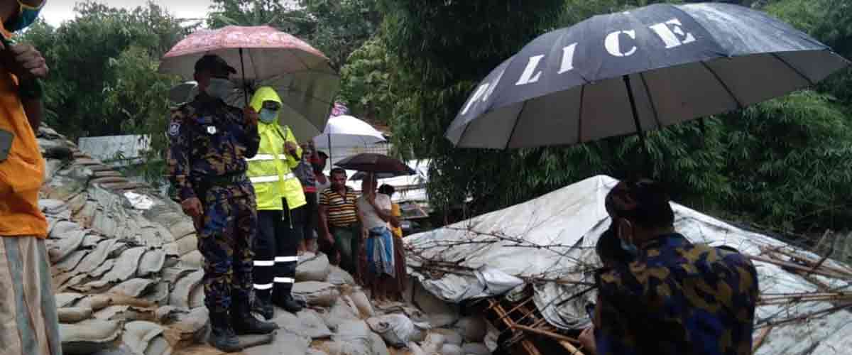 পাহাড় ধসে দুই রোহিঙ্গা নিহত পাহাড় ধসে দুই রোহিঙ্গা নিহত