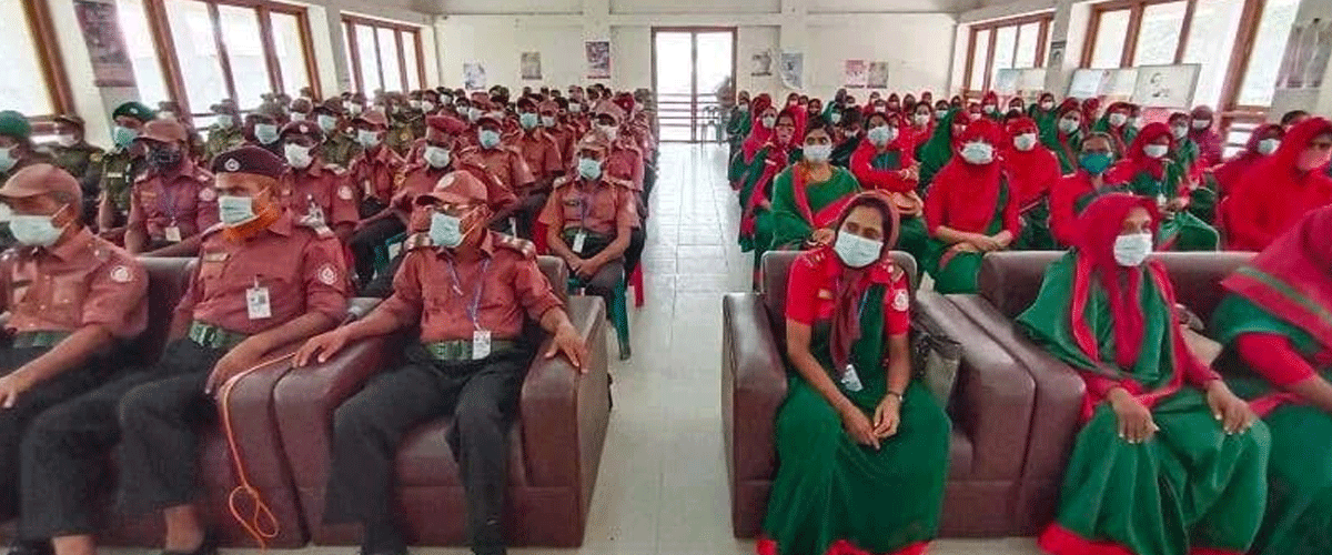 বিধিনিষেধের মধ্যেই আনসার-ভিডিপি সমাবেশ বিধিনিষেধের মধ্যেই আনসার-ভিডিপি সমাবেশ