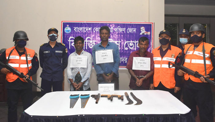 কুখ্যাত ডাকাত জাহাঙ্গীর বাহিনীর প্রধানসহ গ্রেপ্তার ৩