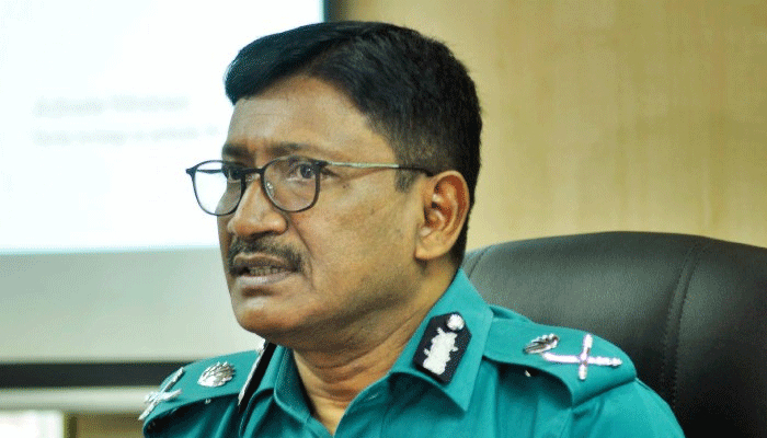 যুক্তিসঙ্গত কারণ ছাড়া বেরোলেই গ্রেপ্তার: ডিএমপি কমিশনার