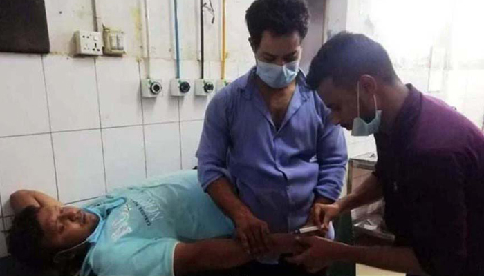 ইনজেকশন পুশ ও কাটাছেঁড়া সেলাই করেন নৈশপ্রহরী
