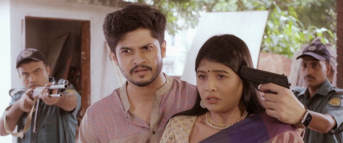 নিলয়-টয়ার সম্পর্কটা মূলত ’ব্লাকমেইলের’ নিলয়-টয়ার সম্পর্কটা মূলত ’ব্লাকমেইলের’