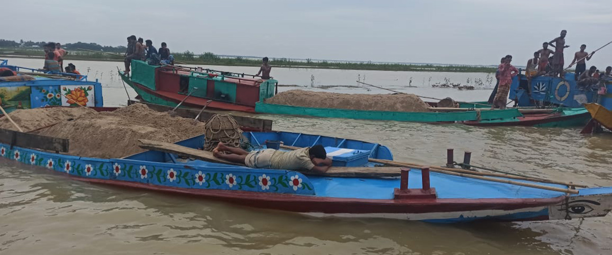 বাঁধ কেটে বাল্কহেড চালাত তারা, ৮ জনকে জরিমানা বাঁধ কেটে বাল্কহেড চালাত তারা, ৮ জনকে জরিমানা