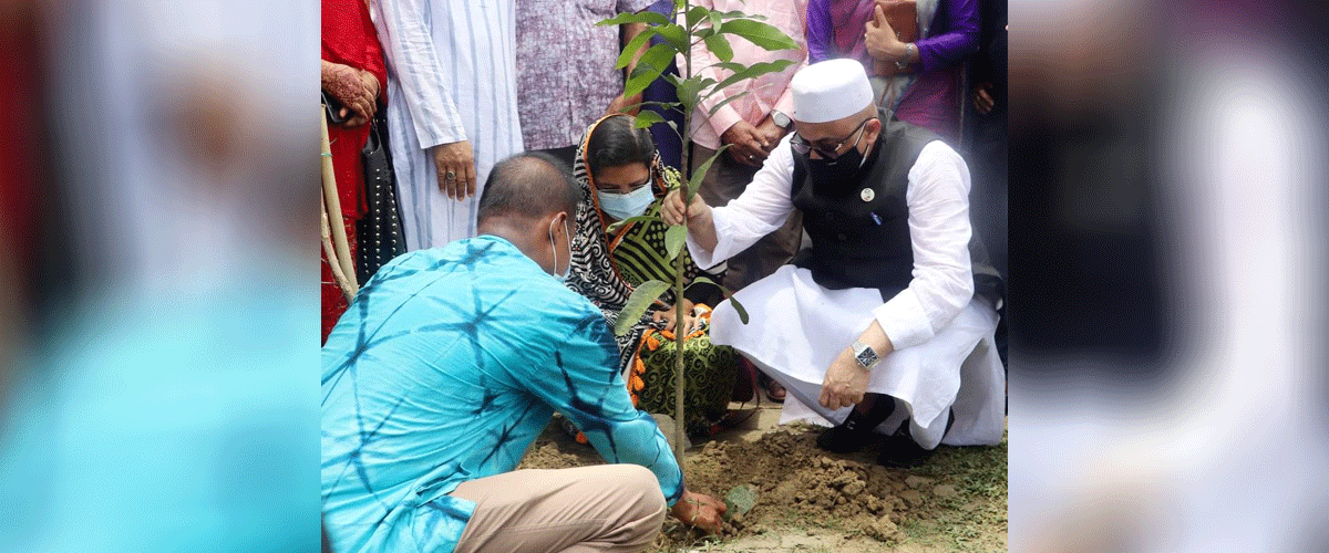 আশ্রয়ণের ঘর নির্মাণে অনিয়ম বরদাশত করা হবে না: মুরাদ হাসান আশ্রয়ণের ঘর নির্মাণে অনিয়ম বরদাশত করা হবে না: মুরাদ হাসান