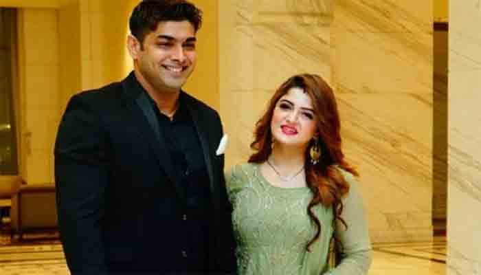 কাকে প্রতারক বললেন শ্রাবন্তীর স্বামী রোশন?