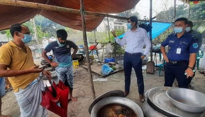 লকডাউনে বিয়ে, ৪০০ অতিথির খাবার দুস্থদের মধ্যে বিতরণ