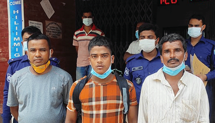 আড়াই বছর কারাবাসের পর ভারতে ফিরলেন তিনজন