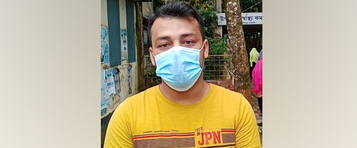 দুই ডোজে দুই রকমের টিকা পেলেন এসআই দুই ডোজে দুই রকমের টিকা পেলেন এসআই