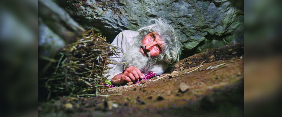 থাকেন গুহায়, খবর পেয়েই নিলেন টিকা থাকেন গুহায়, খবর পেয়েই নিলেন টিকা