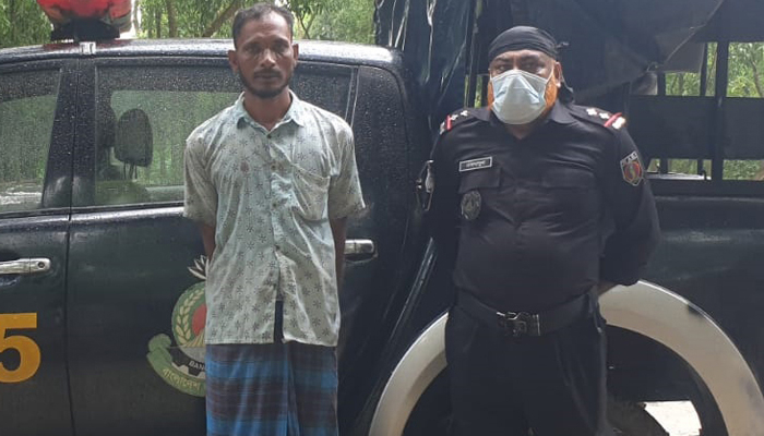 ধামইরহাটে ট্যাপেন্টাডলসহ ১ কারবারি গ্রেপ্তার
