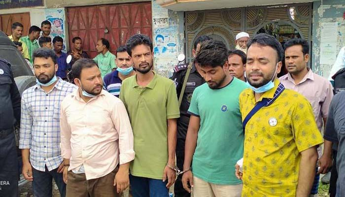 বগুড়ায় বিট কয়েন চক্রের ৪ সদস্য আটক