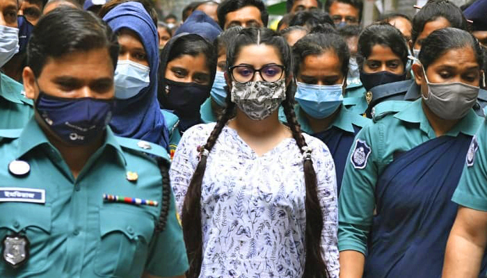 পরীমণির পক্ষে বিনা পয়সায় লড়তে চাচ্ছেন আইনজীবীরা