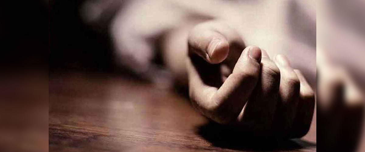 রূপসী পাহাড়ে খুঁটিতে ঝুলছিল লাশটি রূপসী পাহাড়ে খুঁটিতে ঝুলছিল লাশটি