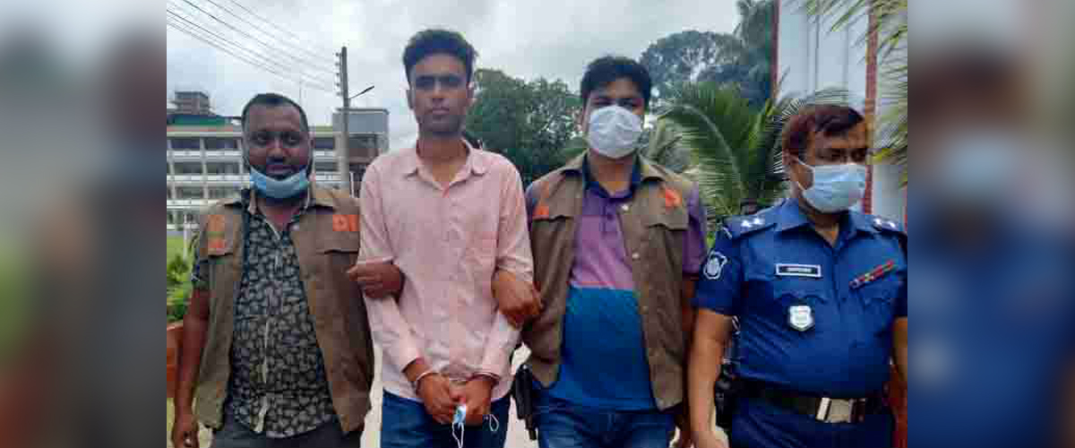 স্কুলছাত্রীকে ধর্ষণের পর হত্যার অভিযোগ, ভারতে পালানোর সময় গ্রেপ্তার প্রেমিক স্কুলছাত্রীকে ধর্ষণের পর হত্যার অভিযোগ, ভারতে পালানোর সময় গ্রেপ্তার প্রেমিক