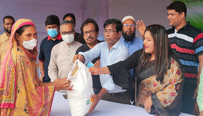বৃহত্তর ফরিদপুর ফ্রেন্ডস অ্যাসোসিয়েশনের খাদ্য সামগ্রী বিতরণ