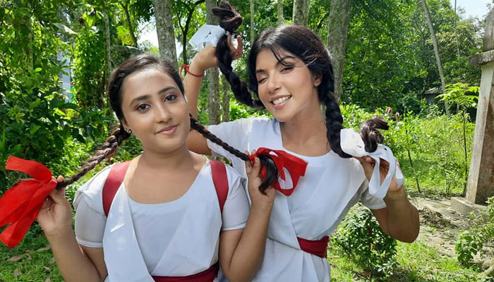 ৩৪ বছর বয়সে দশম শ্রেণির ছাত্রী