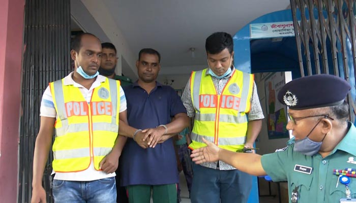 স্বর্ণালঙ্কারের জন্য শিক্ষককে হত্যা করেন ছাত্র