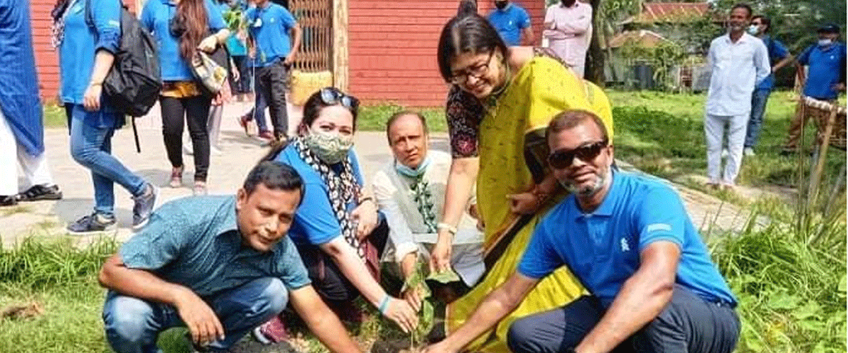 বিক্রমপুর জাদুঘরে দুর্লভ প্রজাতির ২০০ চারা রোপণ বিক্রমপুর জাদুঘরে দুর্লভ প্রজাতির ২০০ চারা রোপণ