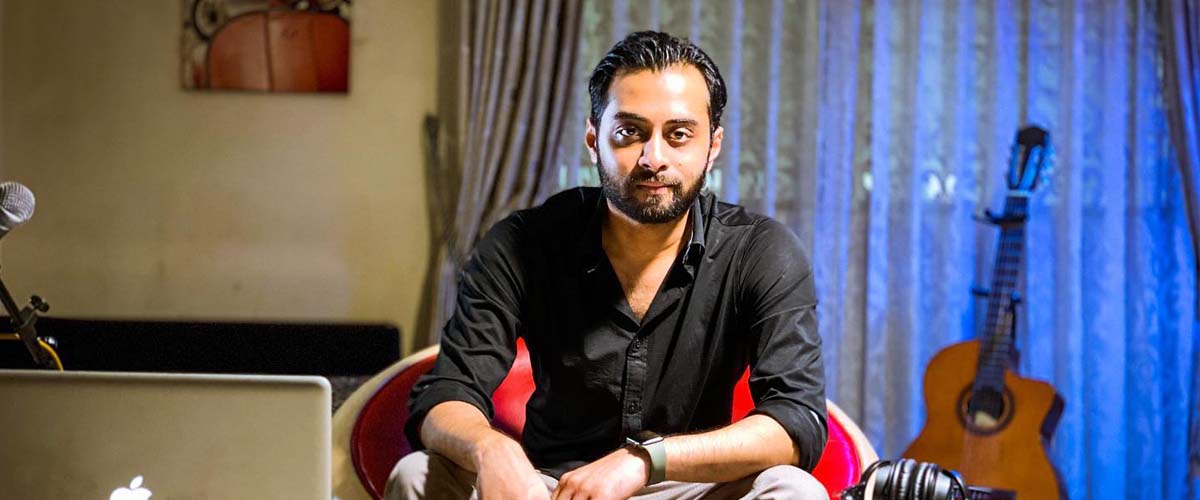 নিজের সৃষ্টি নিয়ে কাটাছেঁড়া করতেই থাকি: হৃদয় খান নিজের সৃষ্টি নিয়ে কাটাছেঁড়া করতেই থাকি: হৃদয় খান