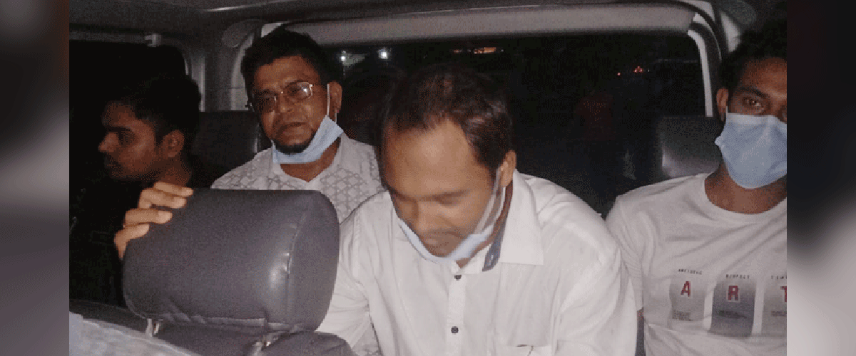সরকারি চাকরির নামে টাকা হাতিয়ে নেওয়া চক্রের আটক ২ সরকারি চাকরির নামে টাকা হাতিয়ে নেওয়া চক্রের আটক ২