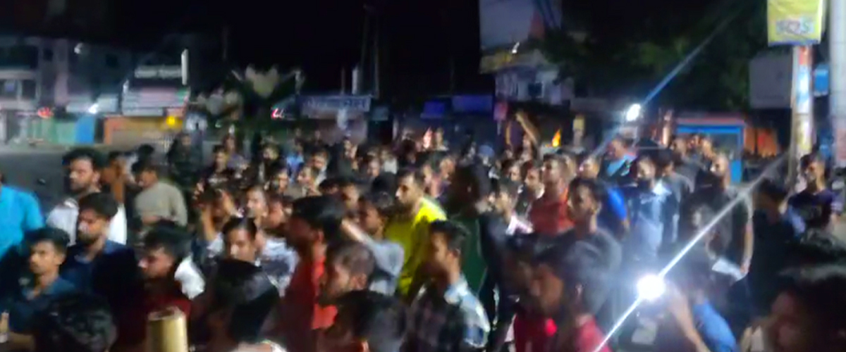 পীরগঞ্জের ঘটনায় ছাত্রলীগের প্রতিবাদ মিছিল পীরগঞ্জের ঘটনায় ছাত্রলীগের প্রতিবাদ মিছিল