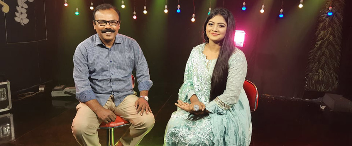 বাবু ও সালমার কণ্ঠে আনন্দের গান বাবু ও সালমার কণ্ঠে আনন্দের গান