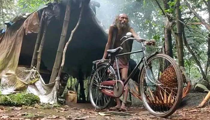 জমি হারিয়ে জঙ্গলে ১৭ বছর, স্বপ্ন দেখেন ঘরে ফেরার