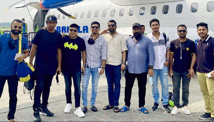 ব্যাচেলর পয়েন্ট শিল্পীদের ব্যাচেলর ট্রিপ