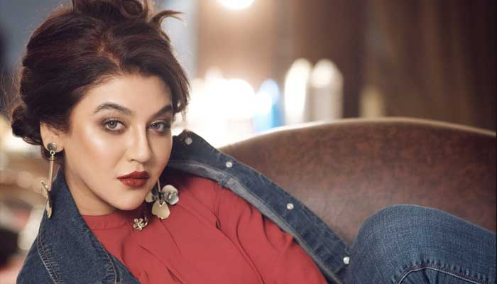 ১ হাজার হলেই ভিডিও প্রকাশ করবেন জয়া
