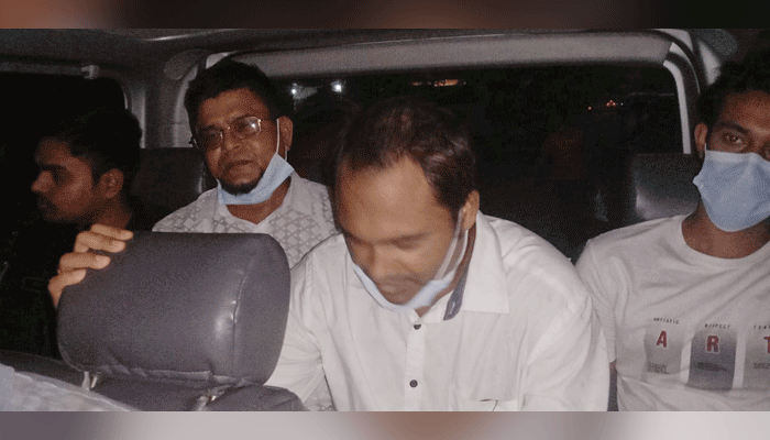 সরকারি চাকরির নামে টাকা হাতিয়ে নেওয়া চক্রের আটক ২