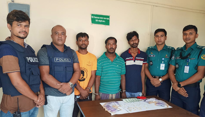 তিন ভাই মিলে ‌'চোর চক্র', সহযোগিতা করে বউরাও