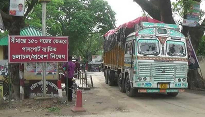 হিলি বন্দরে ৩ মাসে রাজস্ব ঘাটতি ২৩ কোটি টাকা