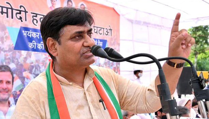 ‘নারী কর্মীরা ঝগড়াটে, তাদের জন্য মাথা ব্যথার ওষুধ খাইতে হয়’