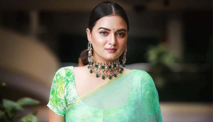 অভিনেত্রী নাজিরা মৌ মা হয়েছেন