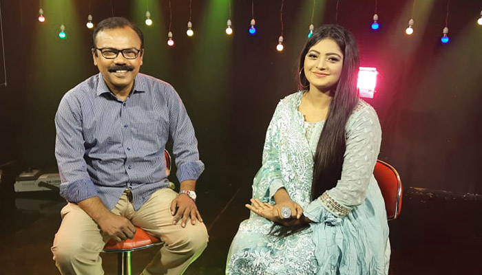 বাবু ও সালমার কণ্ঠে আনন্দের গান